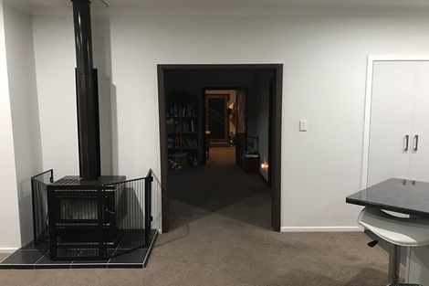 Photo of property in 21 Featherston Street, Takaro, Palmerston North, 4412