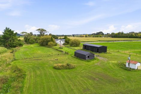 Photo of property in 225 Kuku Beach Road, Kuku, Levin, 5570
