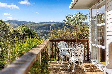Photo of property in 8 Katarina Grove, Tawa, Wellington, 5028
