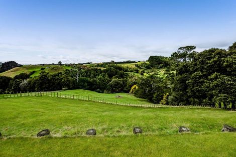 Photo of property in 515 Carrington Road, Hurworth, New Plymouth, 4371