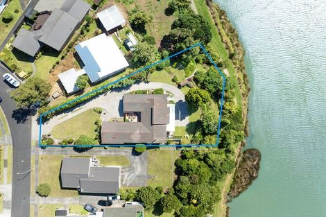 Photo of property in 18 Meachen Terrace, Waiuku, 2123