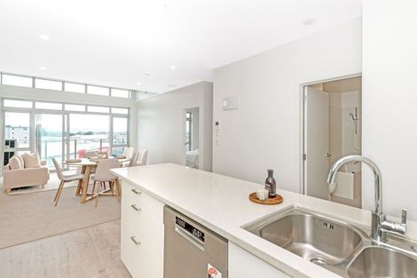 Photo of property in 2/4 Reads Quay, Gisborne, 4010