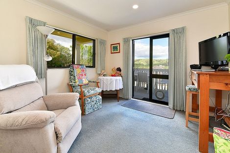 Photo of property in 16 Te Kauri Place, Helensville, 0800