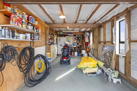 Photo of property in 1 Government Road, Raglan, 3225