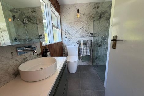 Photo of property in 274 Scenic Drive, Titirangi, Auckland, 0604