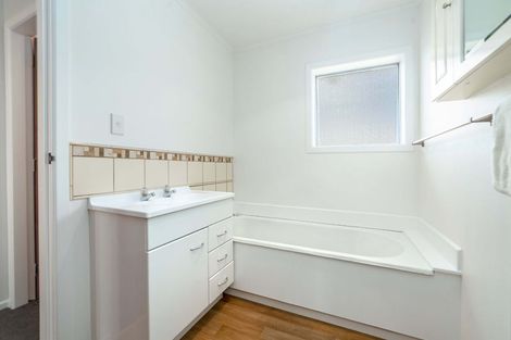 Photo of property in 72 New York Street, Martinborough, 5711