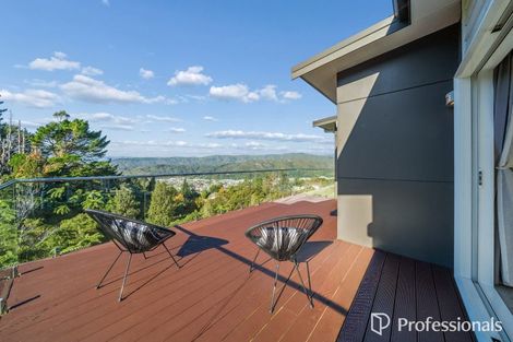 Photo of property in 17 Lindis Lane, Kelson, Lower Hutt, 5010