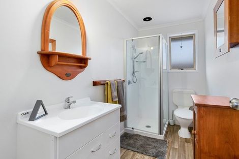 Photo of property in 13 O'sullivan Place, Waiuku, 2123