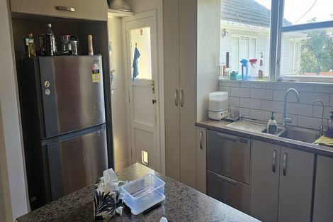 Photo of property in 87 Bell Street, Tawa, Wellington, 5028