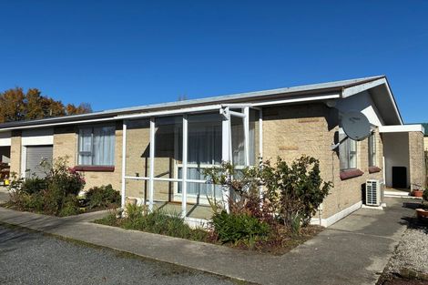 Photo of property in 2/12 Chaucer Street, Milton, 9220