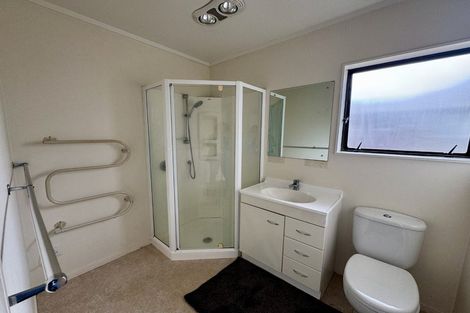 Photo of property in 1/125 Lynn Road, Bayview, Auckland, 0629