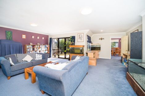 Photo of property in 15 Rothesay Place, Highbury, Palmerston North, 4412