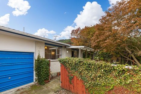 Photo of property in 25b Pehi Kupa Street, Waikanae, 5036