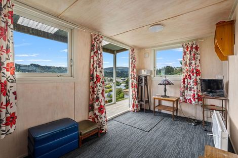 Photo of property in 84 Hocken Street, Kenmure, Dunedin, 9011