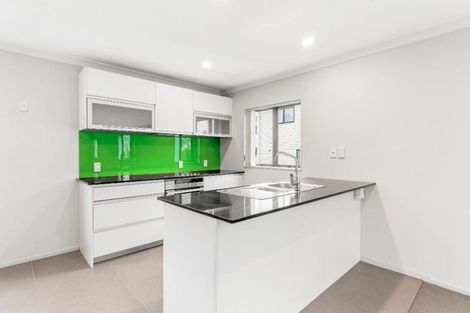 Photo of property in 11/46 Carlos Drive, Flat Bush, Auckland, 2016