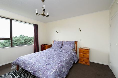 Photo of property in 76 Thurleigh Grove, Karori, Wellington, 6012