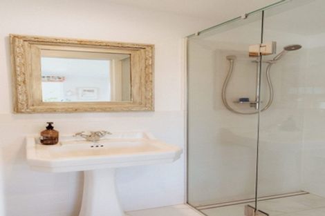 Photo of property in 22 Melandra Road, Stanmore Bay, Whangaparaoa, 0932