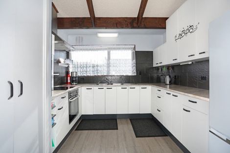 Photo of property in 12b Oxford Street, Marton, 4710