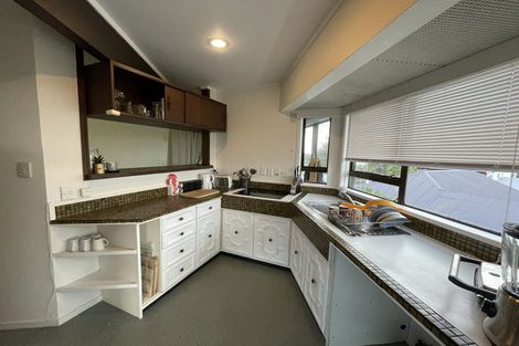 Photo of property in 64 Island Bay Road, Beach Haven, Auckland, 0626