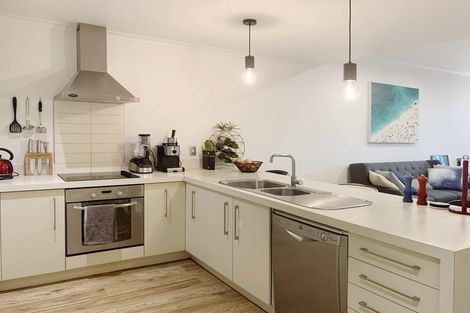 Photo of property in 49 The Track, Takanini, 2112