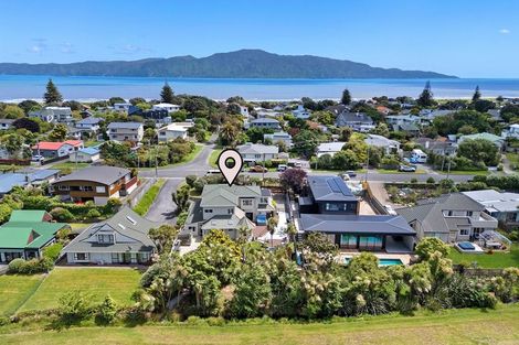 Photo of property in 30 Golf Road, Paraparaumu Beach, Paraparaumu, 5032