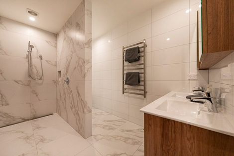 Photo of property in 337 Beacon Point Road, Wanaka, 9305