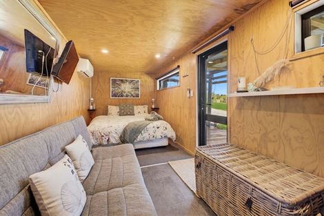 Photo of property in 1261 Frankley Road, Hurworth, New Plymouth, 4371