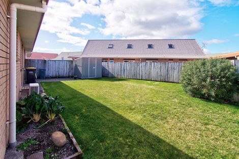 Photo of property in Holdsworth Villas, 62/2 William Donald Drive, Solway, Masterton, 5810