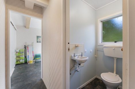 Photo of property in 48 Harvey Street, Waipahihi, Taupo, 3330