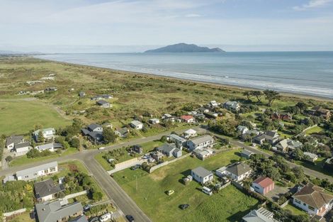 Photo of property in 65 Gawler Street, Te Horo Beach, Otaki, 5581