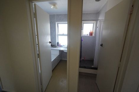 Photo of property in 3 Seddon Street, Takaro, Palmerston North, 4412