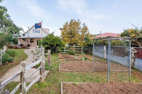 Photo of property in 6 Edwards Street, Kimbolton, Feilding, 4777