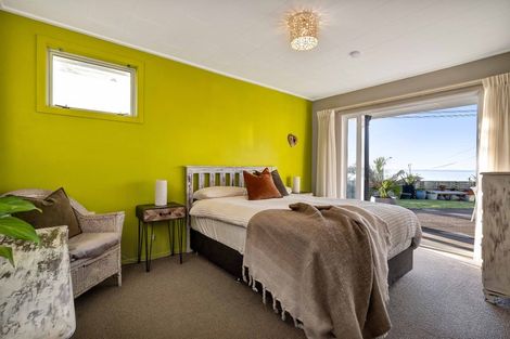 Photo of property in 94 Messenger Terrace, Oakura, 4314