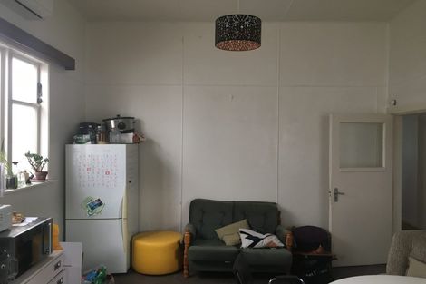 Photo of property in 19 Myrtle Crescent, Mount Cook, Wellington, 6021