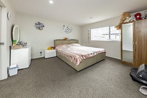 Photo of property in 56 Popokatea Drive, Takanini, 2112