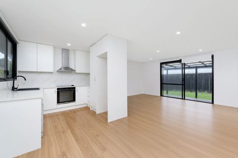 Photo of property in 2/16 Cameron Place, Ranui, Auckland, 0612