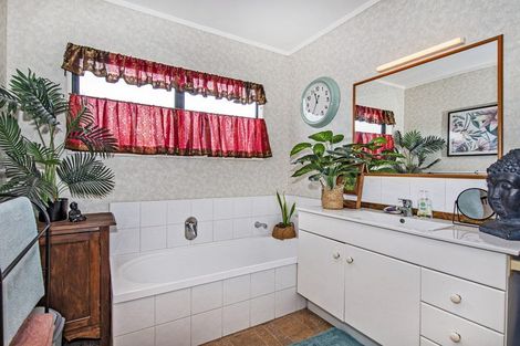 Photo of property in 2/24 Station Road, Takanini, 2112