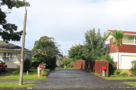 Photo of property in 12 Maroubra Place, Botany Downs, Auckland, 2010