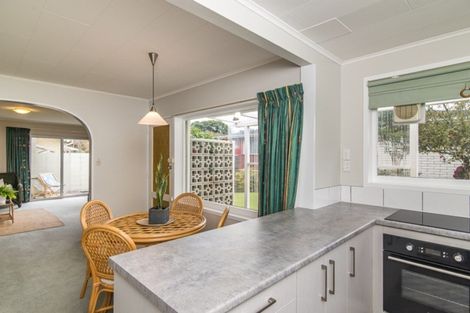 Photo of property in 12 Leybourne Avenue, Waikanae, 5036