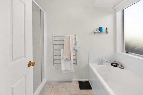 Photo of property in 1 Cobbe Place, Pomare, Rotorua, 3015