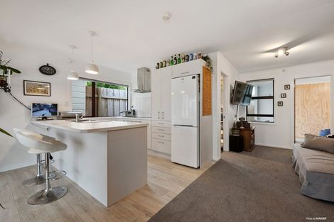 Photo of property in 35 Comet Crescent, Mangere, Auckland, 2022