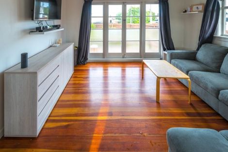 Photo of property in 28a Kelvin Road, Papakura, 2110