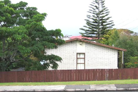 Photo of property in 1/3 Tirimoana Road, Te Atatu South, Auckland, 0602