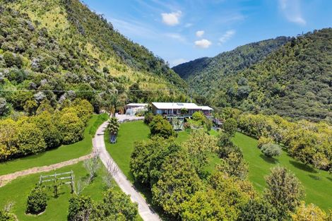 Photo of property in 8328 State Highway 35, Whanarua Bay, Te Kaha, 3199