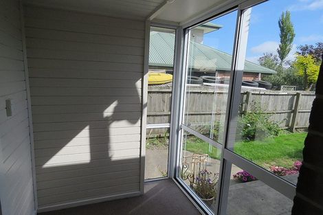 Photo of property in 32 Sawyers Arms Road, Northcote, Christchurch, 8052