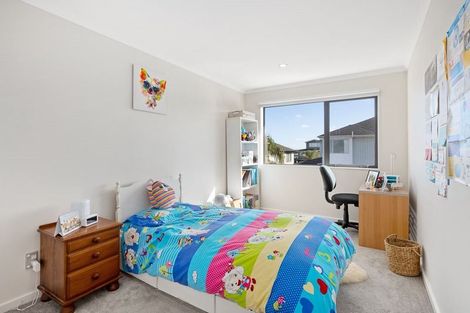 Photo of property in 3 Tawa Place, Orewa, 0931