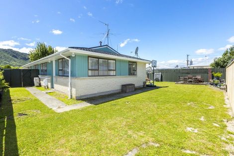 Photo of property in 2/14 Clouston Park Road, Ebdentown, Upper Hutt, 5018