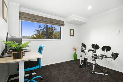 Photo of property in 4 Saint Aidans Way, Tawa, Wellington, 5028