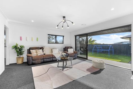 Photo of property in 23 Dreaver Drive, Waitara, 4320