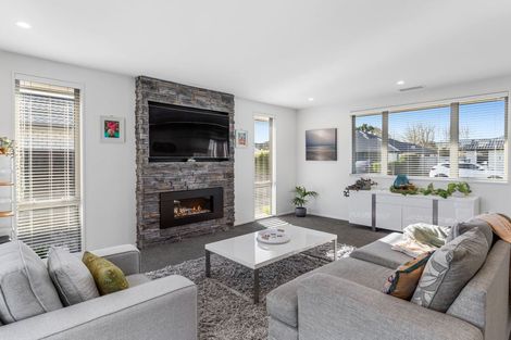 Photo of property in 16 Carpenter Drive, Prebbleton, 7604